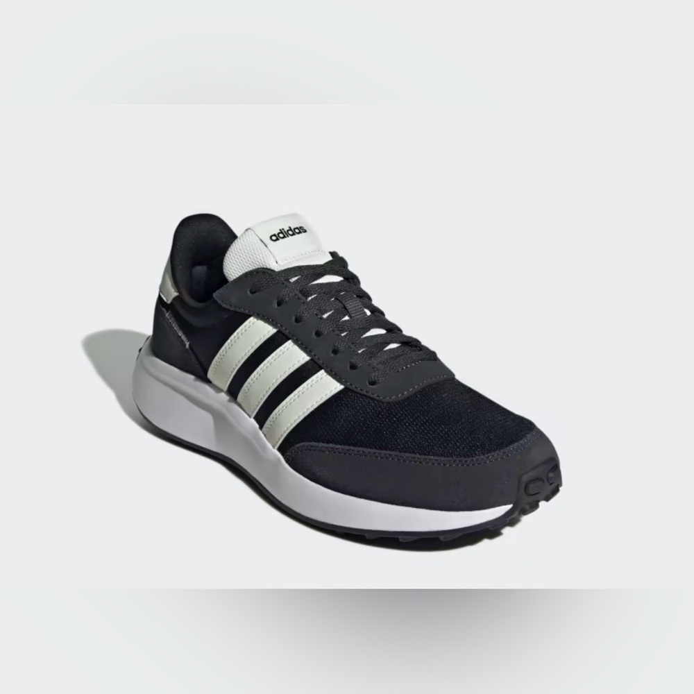 Adidas Run 70s women’s shoes NWT size 9.5